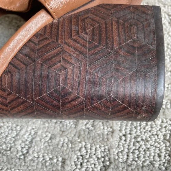 Tory Burch Grove Bootie Heels Size 7.5 - Picture 2 of 3